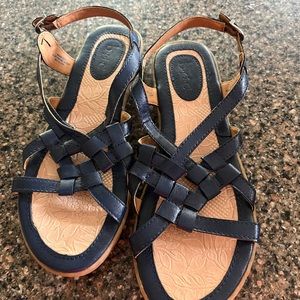 Women’s BOC Navy sandals. Like new. Size 8M